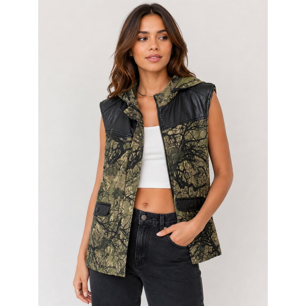 BDG Urban Outfitters Camo Hooded Utility Vest Faux Leather Trim Size Large